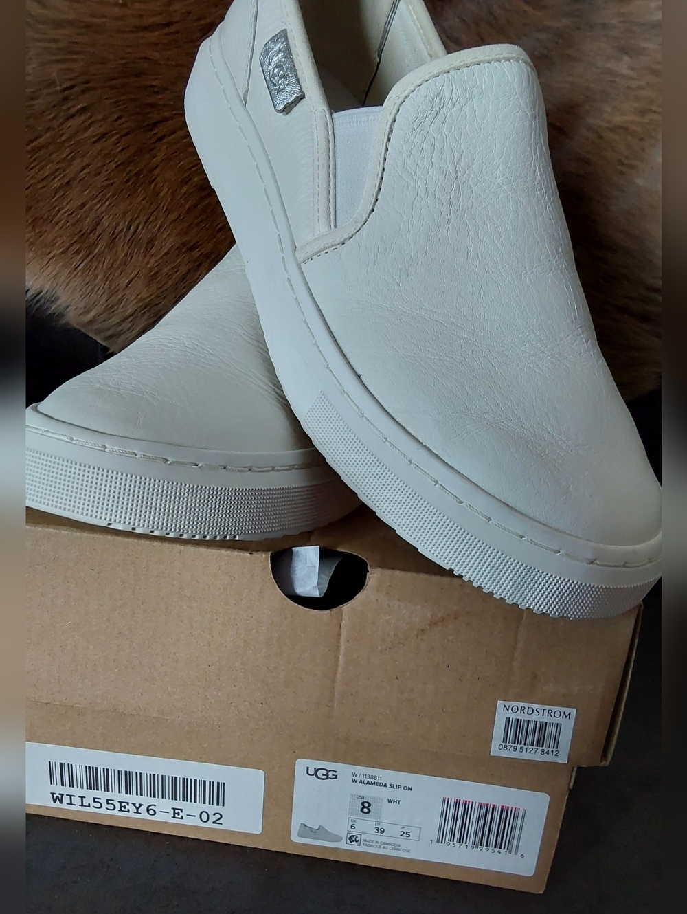 WOMEN'S UGG ALAMEDA SLIP-ON SNEAKERS 8